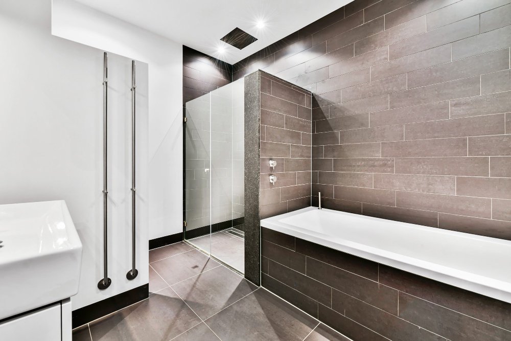 Shower Replacement Made Simple: From Outdated to Outstanding