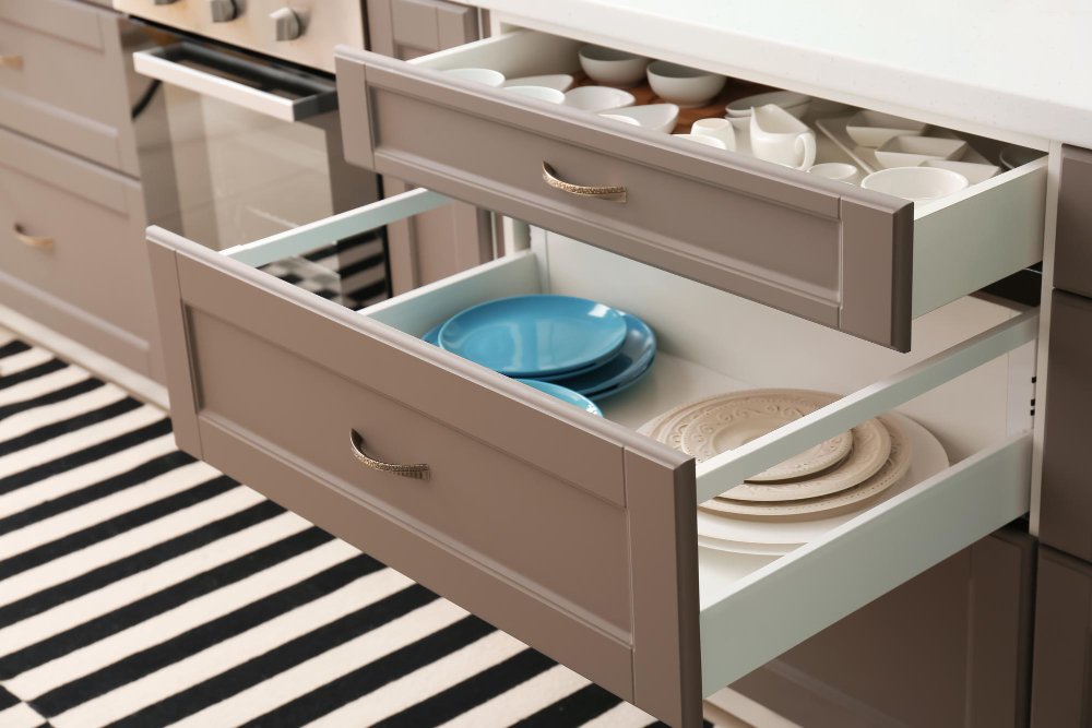 DreamLine Lioher Cabinets